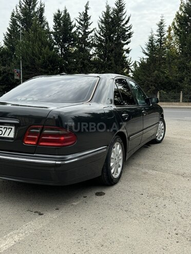 Mercedes E 270 2000, 316,000 km - 2.7 l - Saatlı