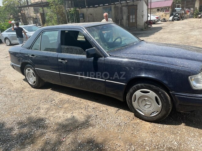 Mercedes E 260 1992, 200,000 km - 2.6 l - Bakı