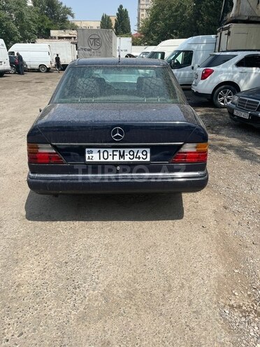 Mercedes E 260 1992, 200,000 km - 2.6 l - Bakı