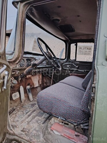 ZIL  1980, 330,000 km - 5.6 л - Yevlax