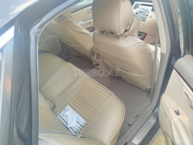Hyundai Grandeur 2007, 300,000 km - 2.7 l - Qax