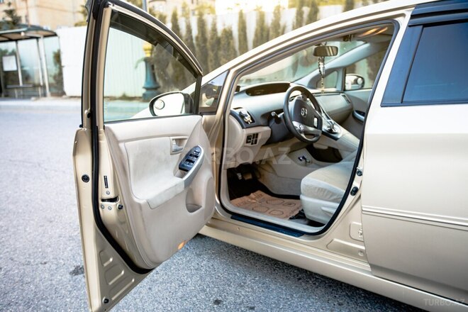 Toyota Prius 2011, 350,000 km - 1.8 l - Bakı