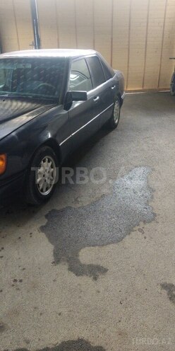 Mercedes E 220 1994, 750,000 km - 2.2 л - Qusar