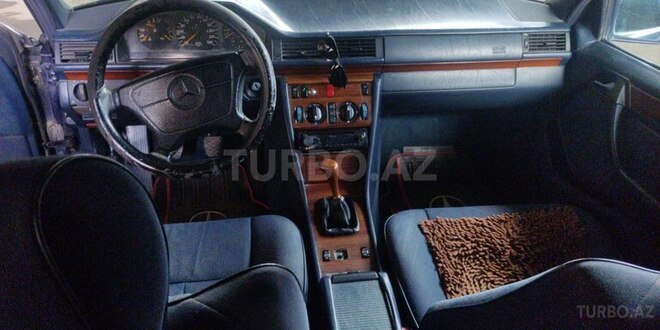 Mercedes E 220 1994, 750,000 km - 2.2 л - Qusar
