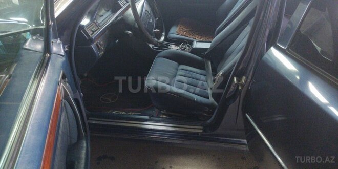 Mercedes E 220 1994, 750,000 km - 2.2 л - Qusar