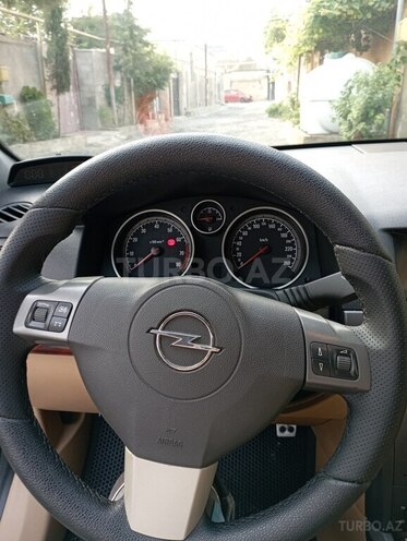Opel Astra 2008, 320,000 km - 1.4 l - Astara