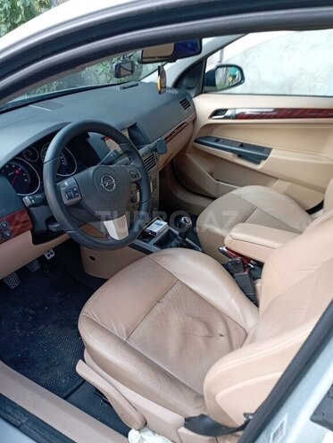 Opel Astra 2008, 320,000 km - 1.4 l - Astara