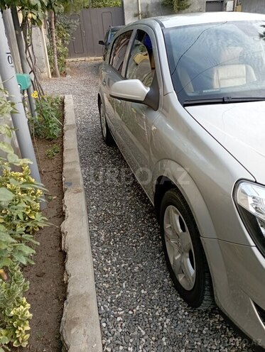 Opel Astra 2008, 320,000 km - 1.4 l - Astara