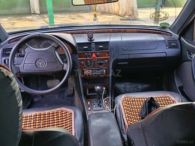 Mercedes C 240 1998, 321,549 km - 2.6 л - Bərdə