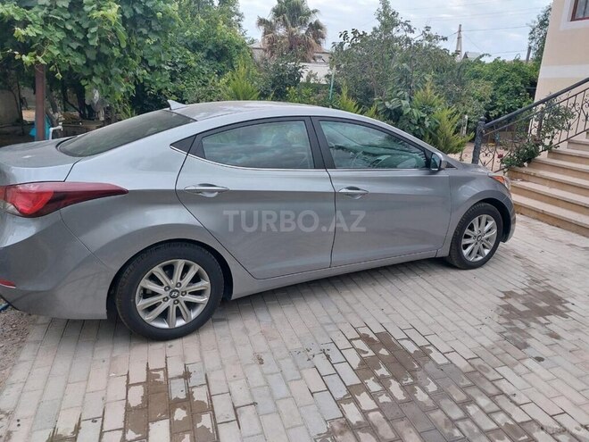 Hyundai Elantra 2015, 135,185 km - 1.8 l - Bakı