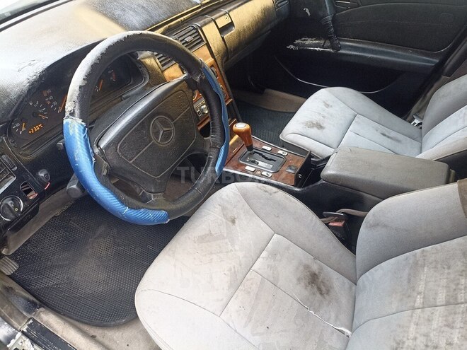 Mercedes E 230 1995, 34,568 km - 2.3 l - Bakı