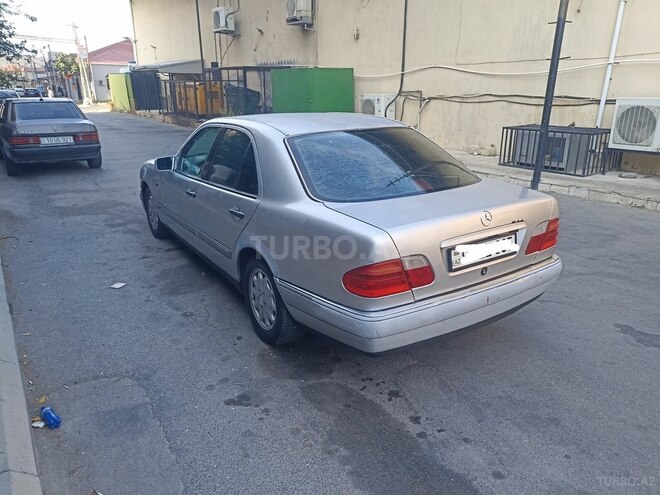 Mercedes E 230 1995, 34,568 km - 2.3 l - Bakı