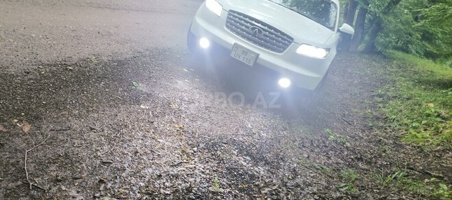 Infiniti FX35 2006, 270,000 km - 3.5 l - Salyan