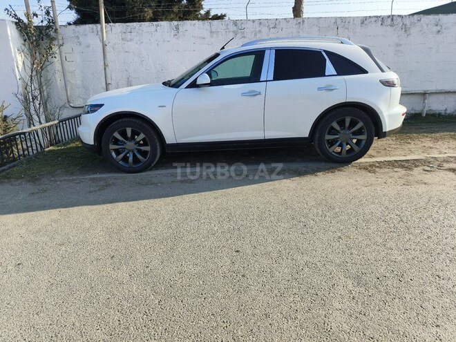 Infiniti FX35 2006, 270,000 km - 3.5 l - Salyan