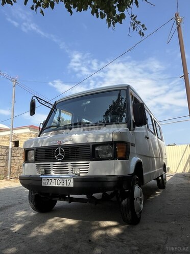 Mercedes 208 D 1994, 900,000 km - 2.3 l - Bakı