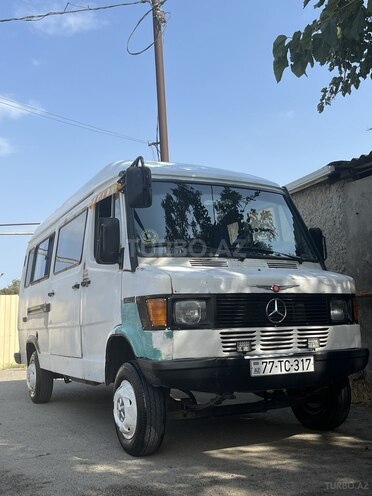 Mercedes 208 D 1994, 900,000 km - 2.3 l - Bakı