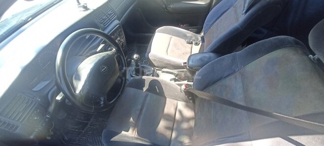Opel Vectra 1999, 297,000 km - 1.8 л - Oğuz