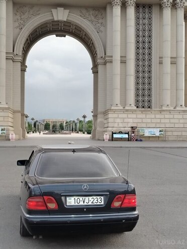 Mercedes E 240 1998, 311,000 km - 2.4 л - Gəncə