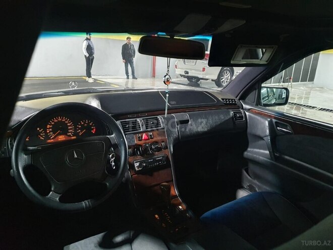 Mercedes E 240 1998, 311,000 km - 2.4 л - Gəncə