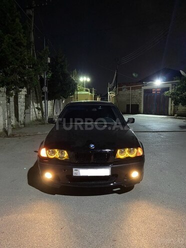 BMW 320 2000, 329,000 km - 2.5 л - Bakı