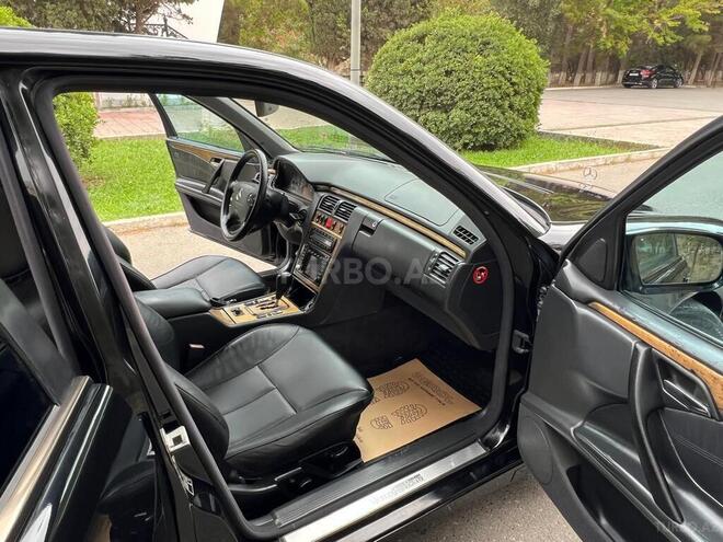 Mercedes E 240 2000, 296,966 km - 2.4 l - Sumqayıt