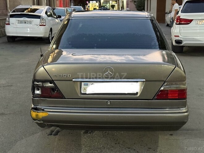 Mercedes E 300 1994, 333,000 km - 3.0 l - Bakı