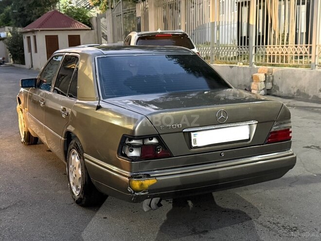 Mercedes E 300 1994, 333,000 km - 3.0 l - Bakı