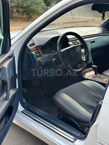 Mercedes E 220 1998, 382,000 km - 2.2 l - Bakı