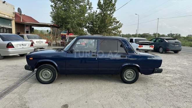 LADA (VAZ) 2107 2009, 80,000 km - 1.5 l - Salyan