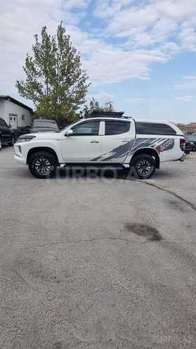 Mitsubishi L200 2021, 178,000 km - 2.4 л - Bakı