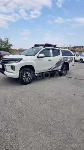 Mitsubishi L200 2021, 178,000 km - 2.4 л - Bakı