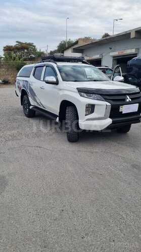 Mitsubishi L200 2021, 178,000 km - 2.4 л - Bakı