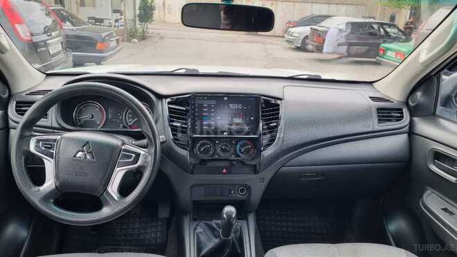 Mitsubishi L200 2021, 178,000 km - 2.4 л - Bakı