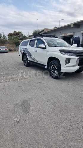 Mitsubishi L200 2021, 178,000 km - 2.4 л - Bakı