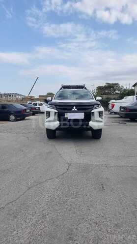 Mitsubishi L200 2021, 178,000 km - 2.4 л - Bakı