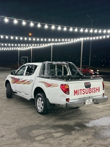 Mitsubishi L200 2012, 216,000 km - 2.5 l - Bakı