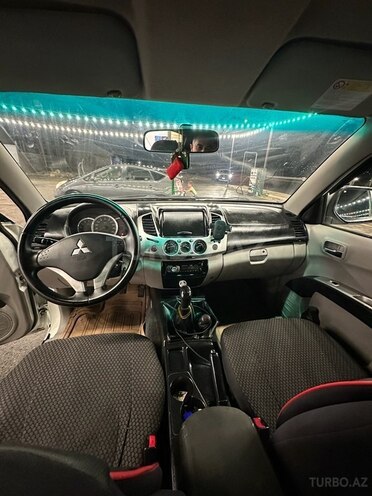 Mitsubishi L200 2012, 216,000 km - 2.5 l - Bakı