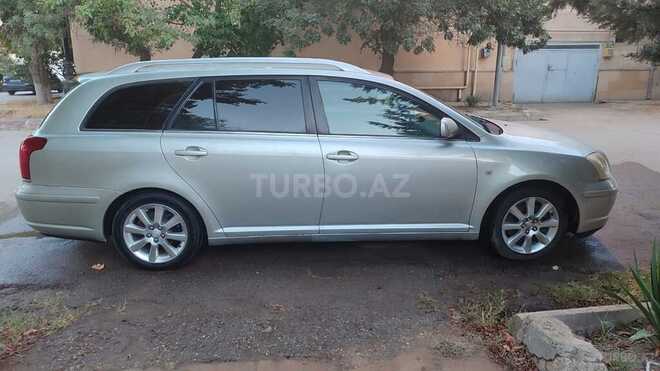 Toyota Avensis 2004, 400,000 km - 2.0 l - Salyan