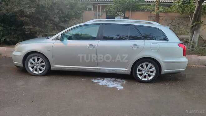 Toyota Avensis 2004, 400,000 km - 2.0 l - Salyan