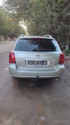 Toyota Avensis 2004, 400,000 km - 2.0 l - Salyan