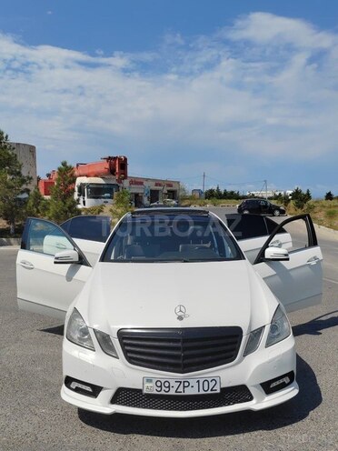Mercedes E 350 4MATIC 2011, 244,000 km - 3.5 л - Bakı