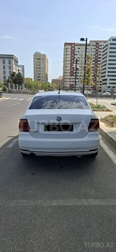 Volkswagen Polo 2018, 137,500 km - 1.6 l - Bakı