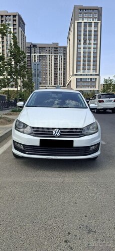 Volkswagen Polo 2018, 137,500 km - 1.6 l - Bakı