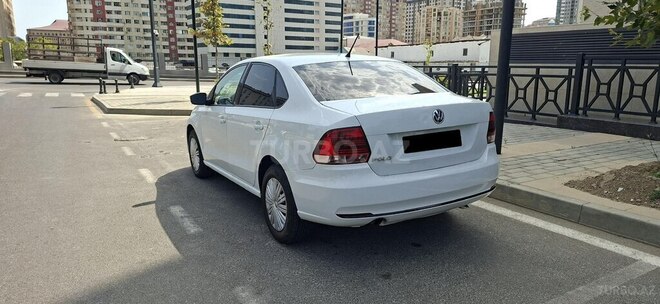 Volkswagen Polo 2018, 137,500 km - 1.6 l - Bakı
