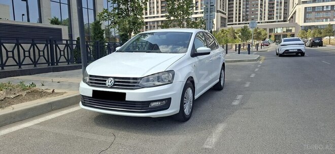 Volkswagen Polo 2018, 137,500 km - 1.6 l - Bakı