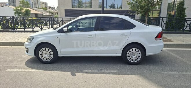 Volkswagen Polo 2018, 137,500 km - 1.6 l - Bakı