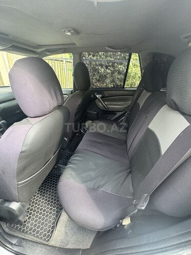 Toyota RAV4 2004, 267,151 km - 2.4 l - Gəncə