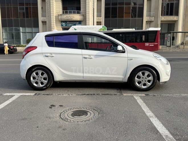 Hyundai i20 2011, 285,445 km - 1.4 l - Bakı