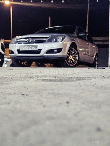 Opel Astra 2007, 224,000 km - 1.4 л - Bakı