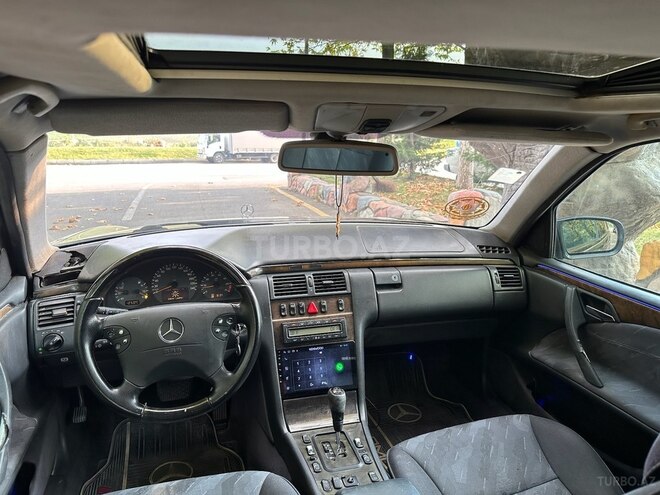 Mercedes E 240 2000, 284,488 km - 2.6 l - Şamaxı